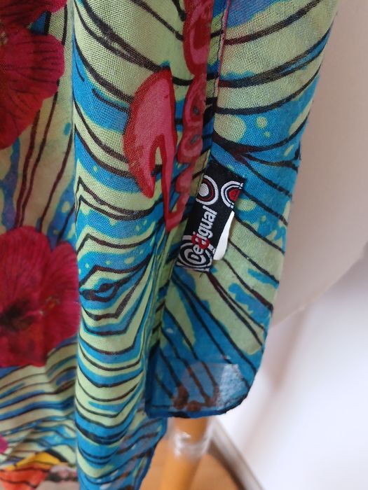 Пролетни  дамски шалове Desigual