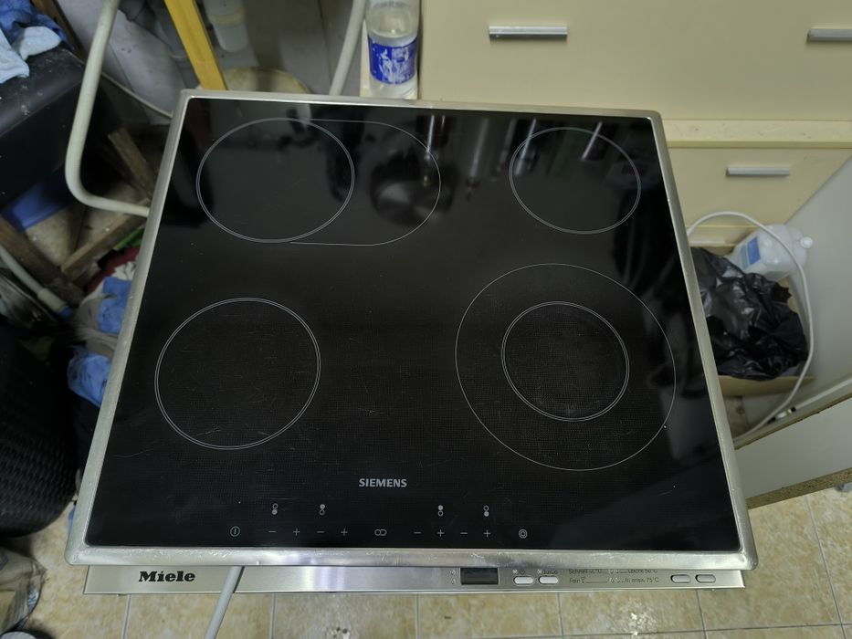 Фурна с керамичен плот Siemens ET 735501