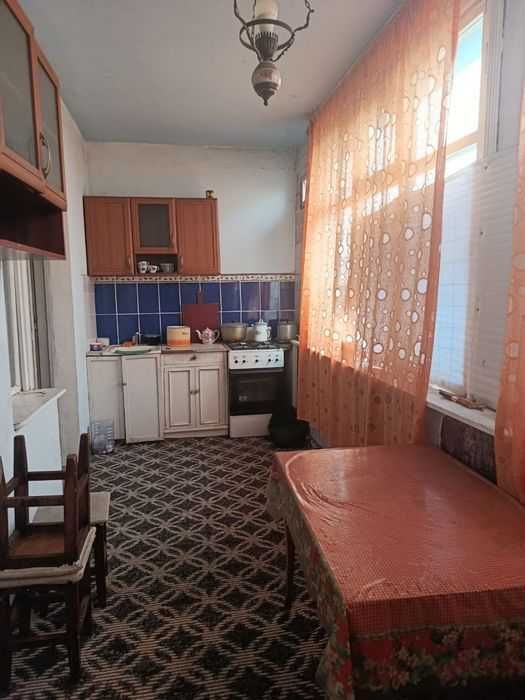 Продам 2 комнатную на сергели 8а