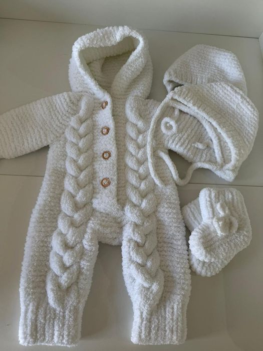 Продам детские костюмы