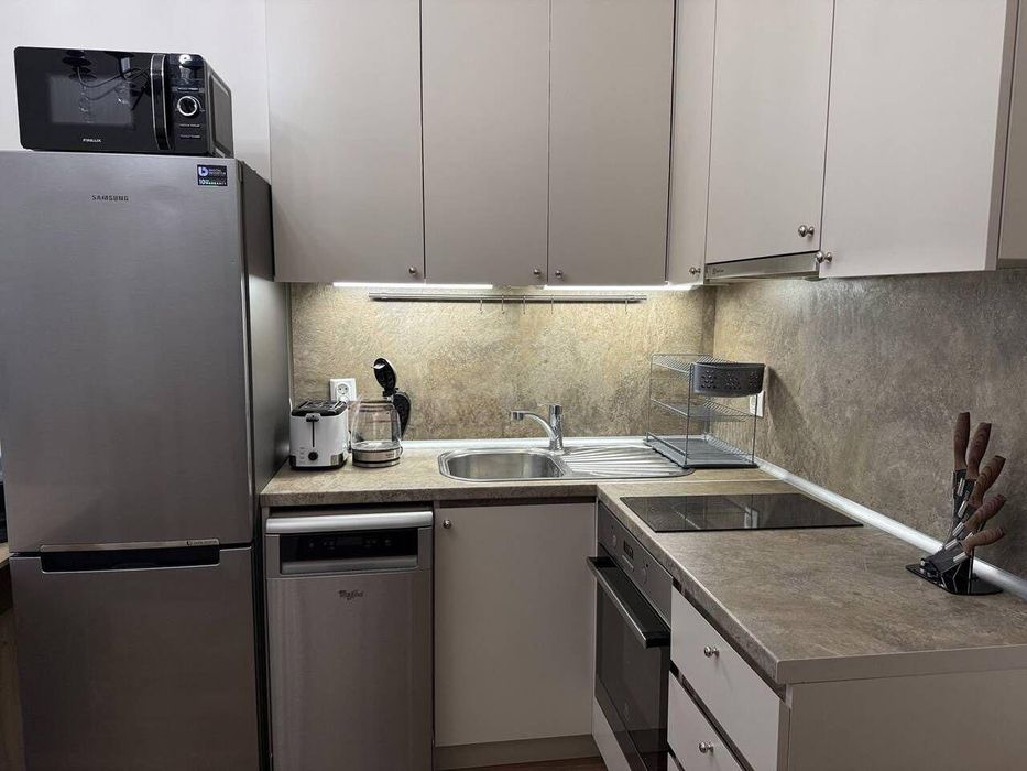 Дава се под наем Двустаен апартамент в Бургас, Зорница - 70 кв.м за 698.19 € - Снимка #1