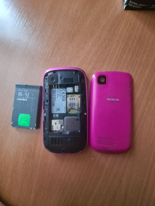 Продам кнопочный телефон нокио 200