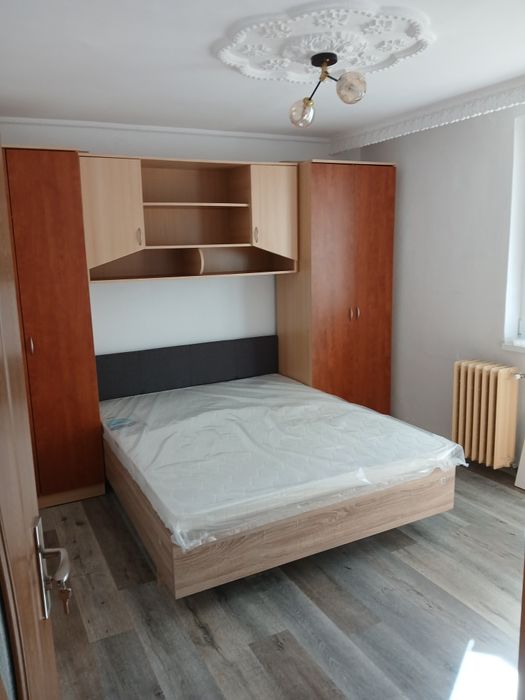 Închiriez apartament cu 2 camere