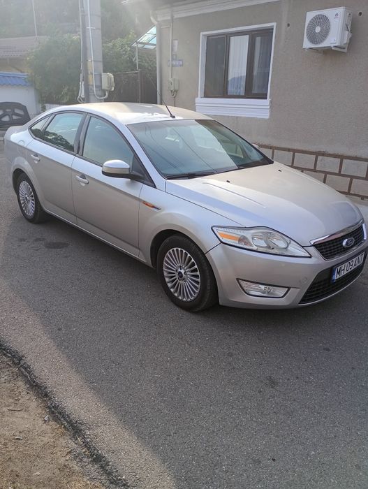 Vând Ford Mondeo