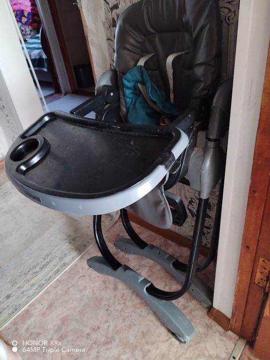 Продам столик для кормления