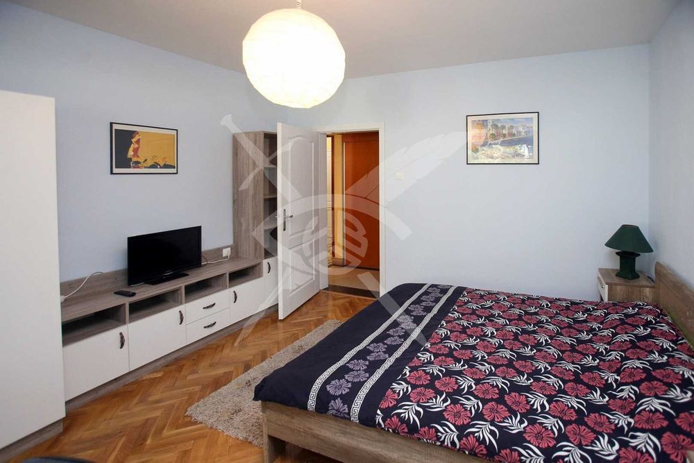 Дава се под наем Тристаен апартамент в София, Център - 140 кв.м за 1475.94 € - Снимка #8