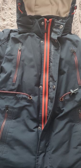 Продам детскую куртку на мальчика