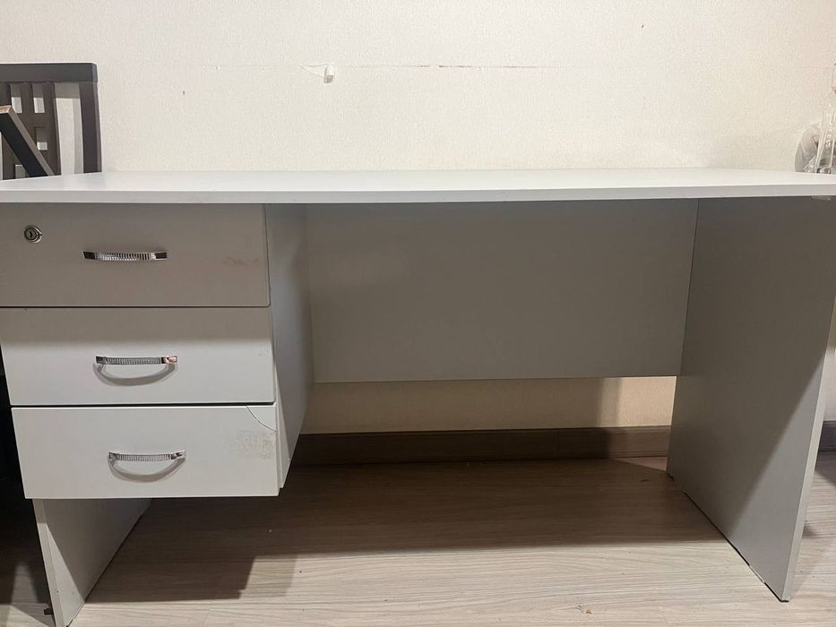 Продам стол для офиса