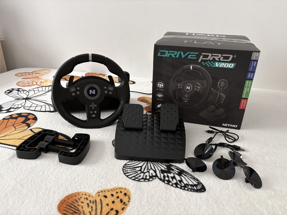 Volan de gaming Nitho Drive Pro V200 (schimbator de viteze+pedale+padele la volan) folosit foarte puțin