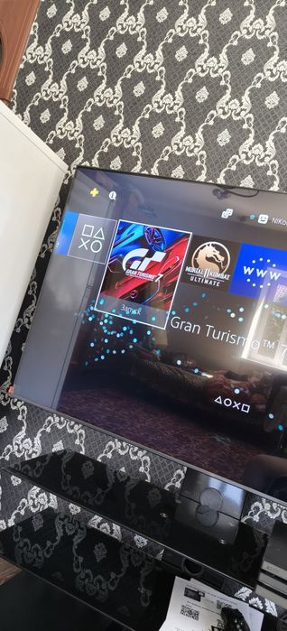 Продам playstation 4 pro 1 tb