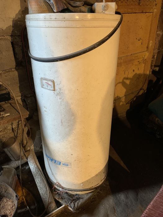 Hota bucatarie si boiler apa calda