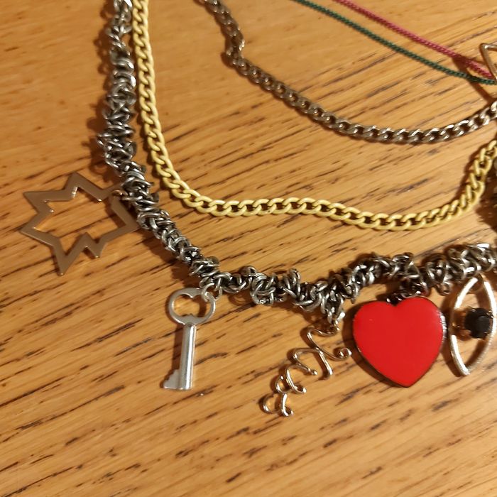 Екстравагантно колие ,гривни ,пръстени ,различна цена