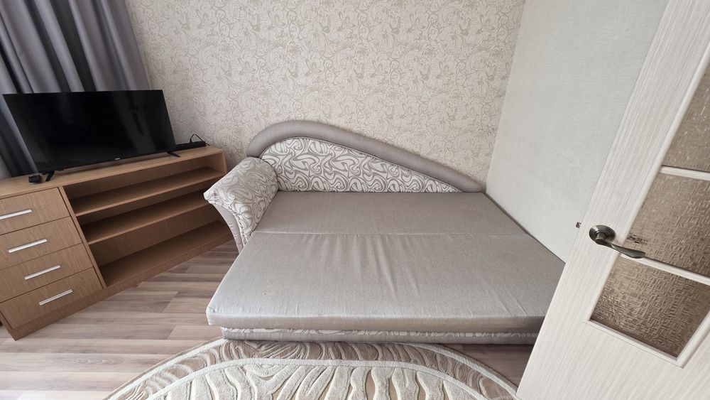 Продам Диван раскладной,2х-местный