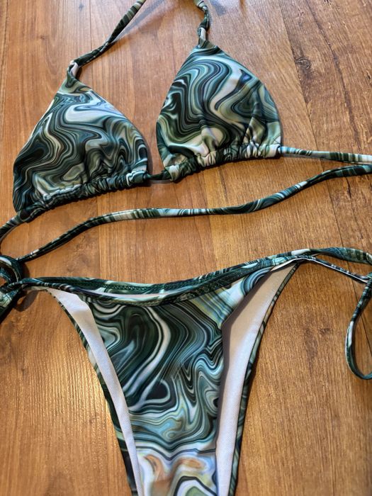 Свеж нов бански