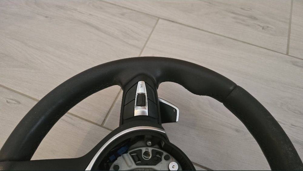 Volan BMW M seria 3 F30 cu padele