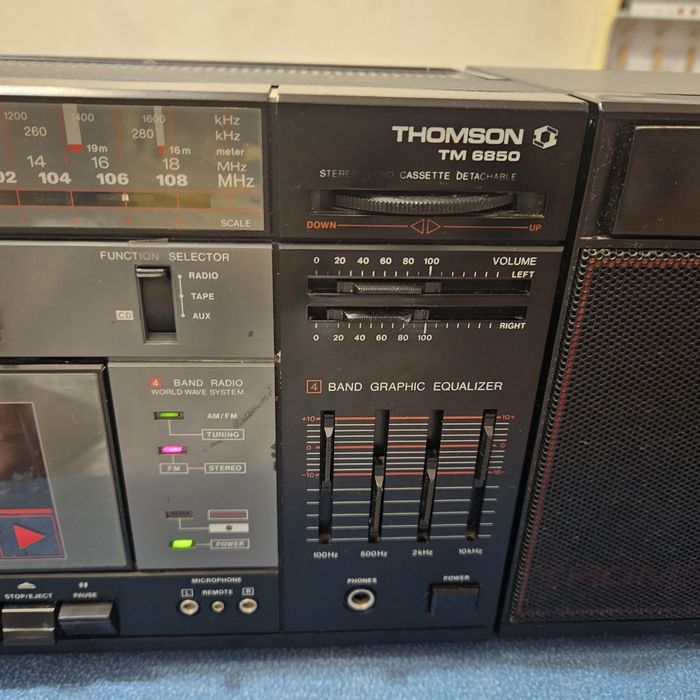 Radio casetofon  funcțional