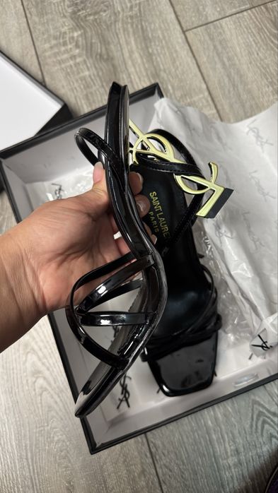 Босоножки в lux исполнении