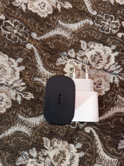 Premium Комплект за iPhone15: Калъф, 2брПротектори за камери 3бр.Заряд