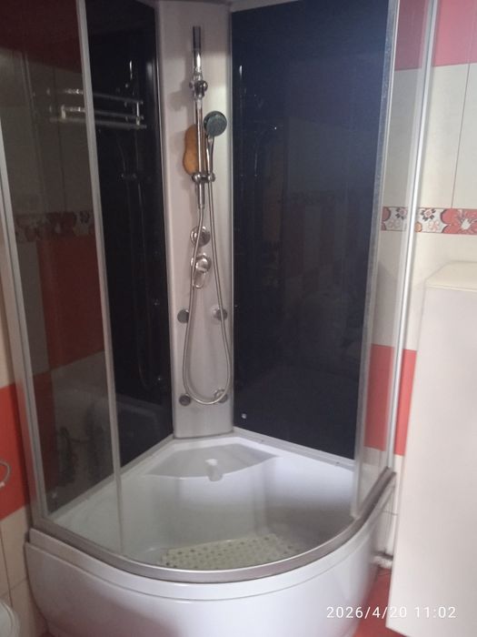 Cabină de dus cu hidromasaj