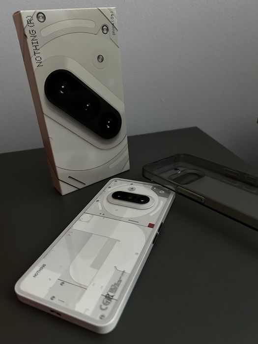 Nothing Phone (3a) 8GB / 128GB – stare ca nou– cutie + husă