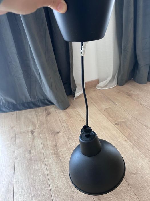 Lampa neagra model simplu