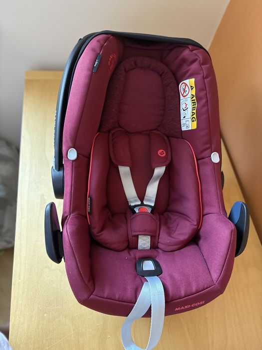 Столче за кола Maxi-Cosi Rock i-Size 45–75 см (0–12 кг) – отлично състояние