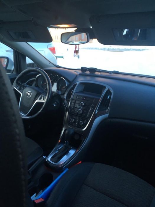 Продам авто! Opel astra j 2011 года