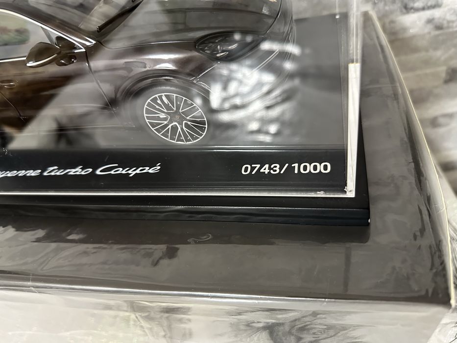 Macheta Porsche Cayenne 1:18