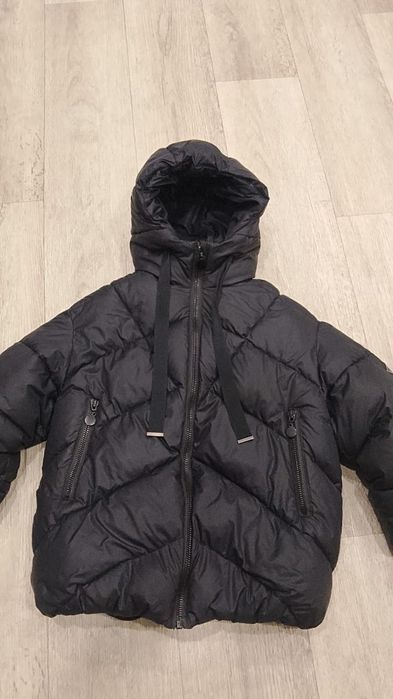 Продам детскую куртку на девочку