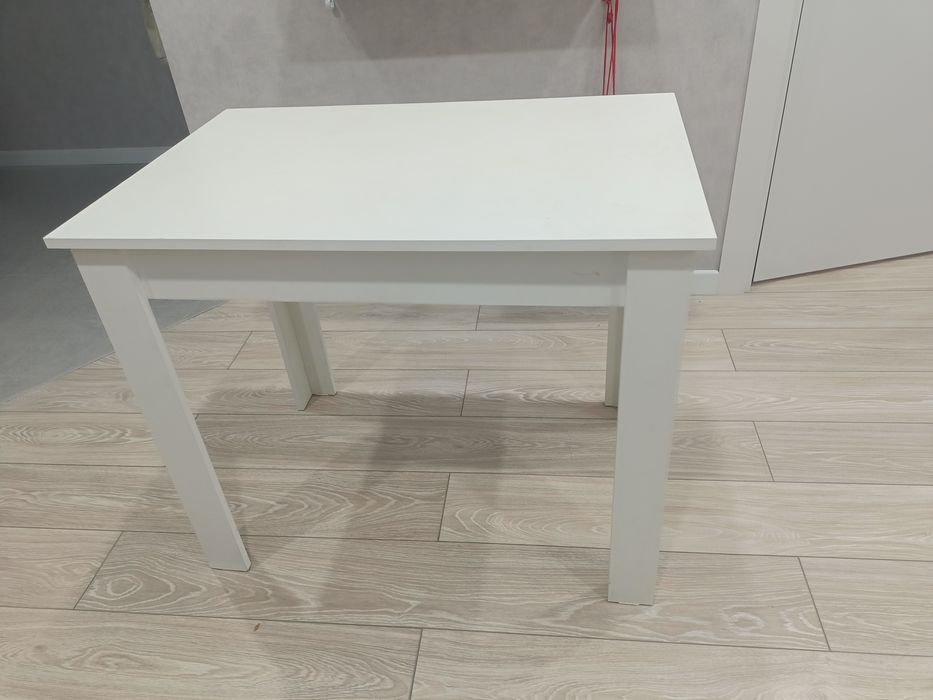 Продам кухонный стол