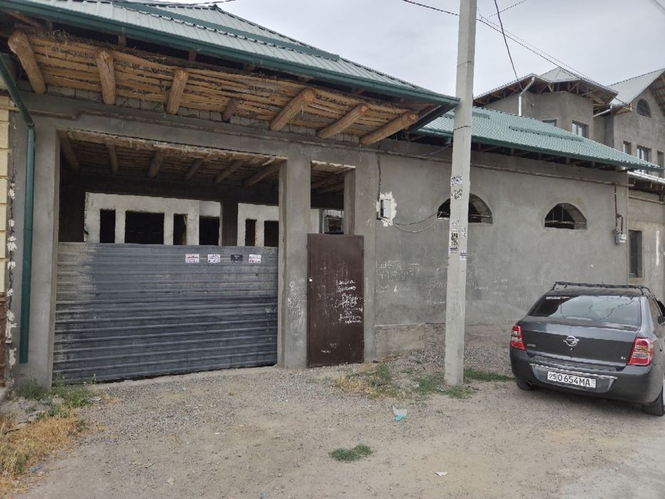 Yangihayot Chortoq MFY da hovli sotiladi, 7 xonali, 200 m², 5 sotix