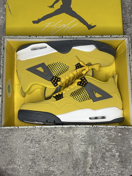 Jordan 4 Retro Lightning