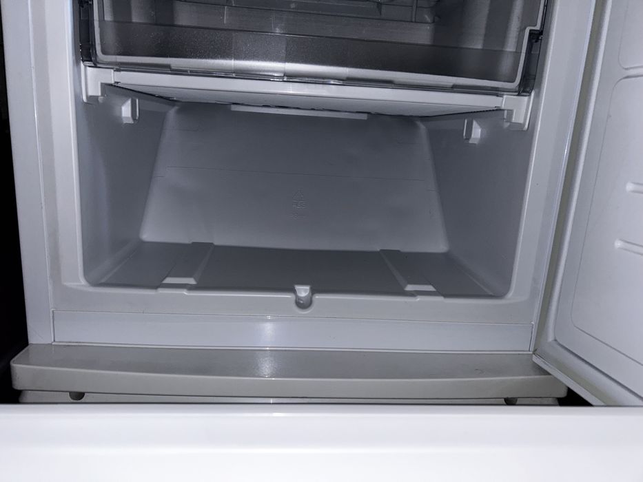 Продам морозильник Атлант срочно