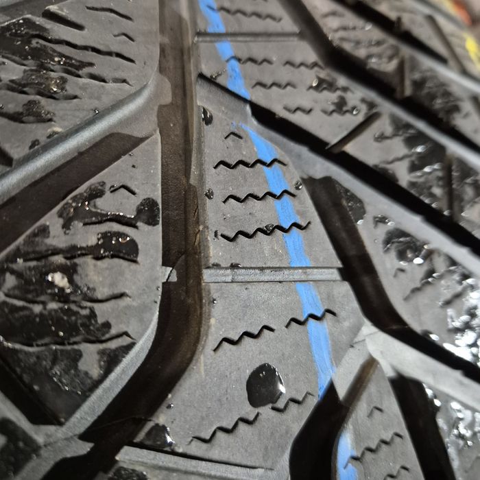 325 30 21 Yokohama O bucată iarnă