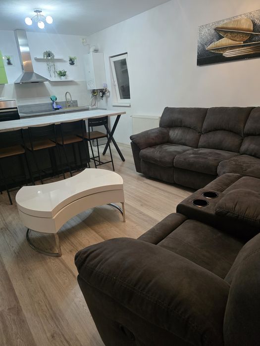 Inchiriez apartament 3 camere