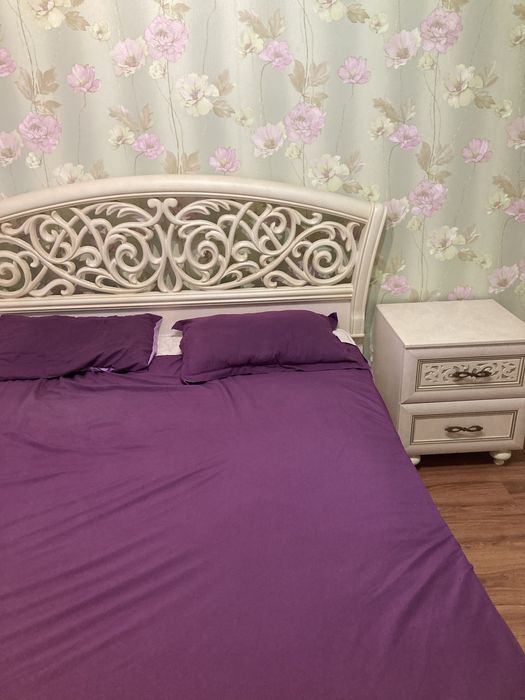 Спальный гарнитур продам