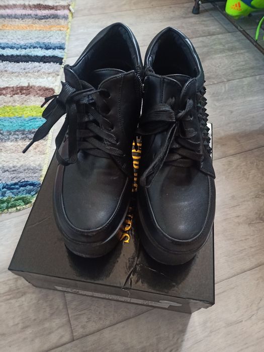 Продам ботильоны кожа.