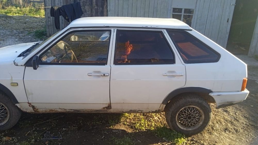 Продам ваз 2109в среднем состояние