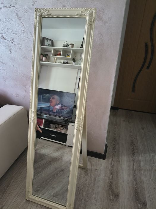 Oglindă cu picior