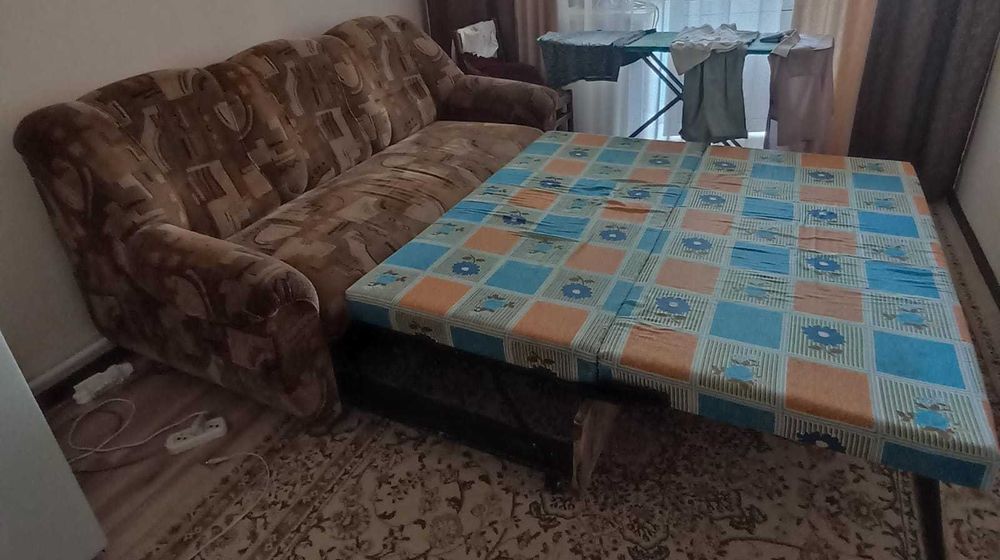 Продам диван раздвижной
