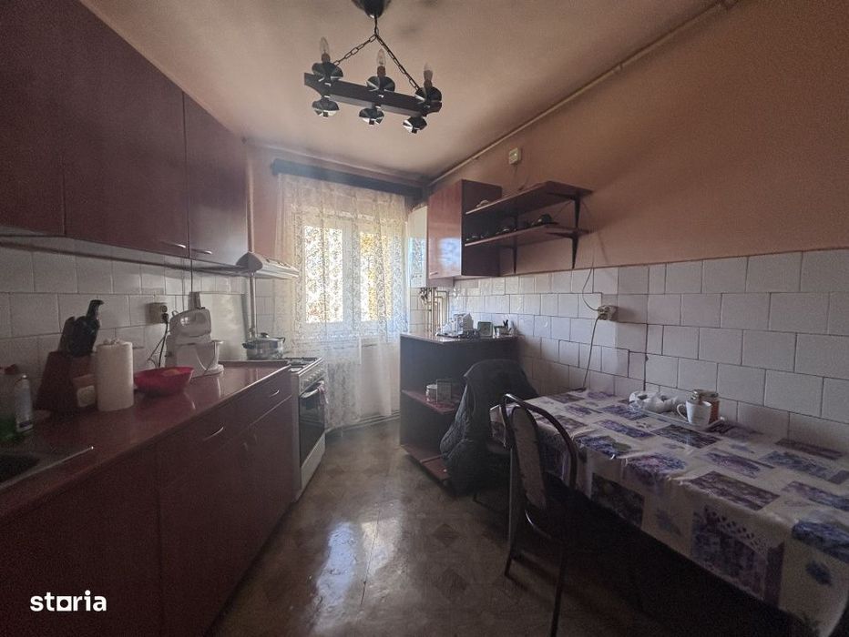 Apartament 4 camere | 80mp | Etaj 3/10 | Decomandat | Zona Primaverii
