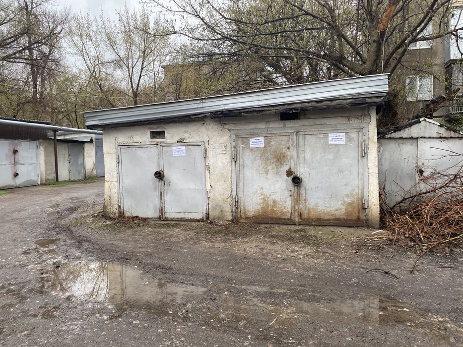 Гараж сатылады.