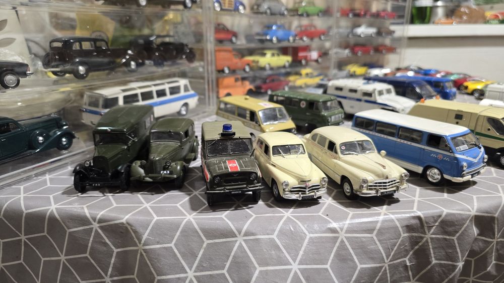 Продаётся коллекция автомобильных машинок