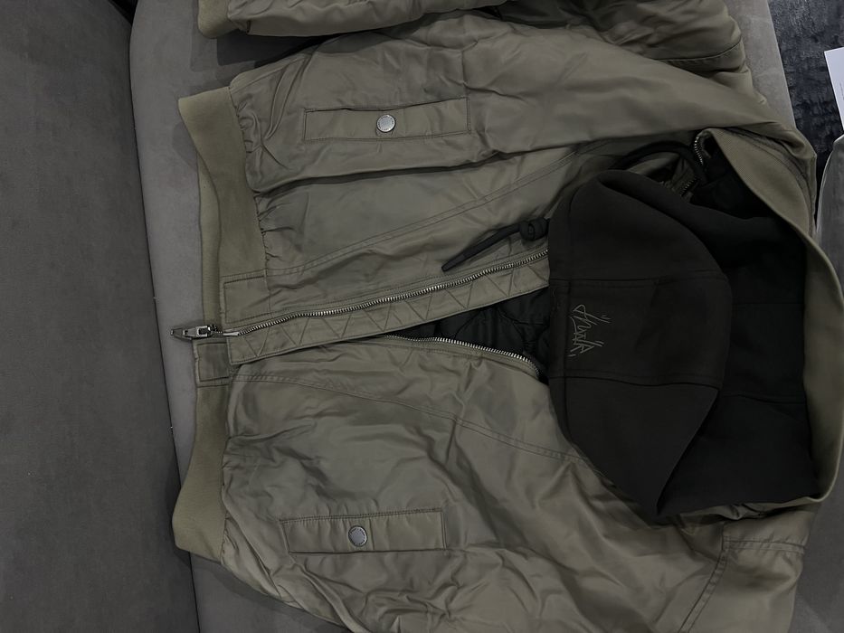 Продам бомбер Zara