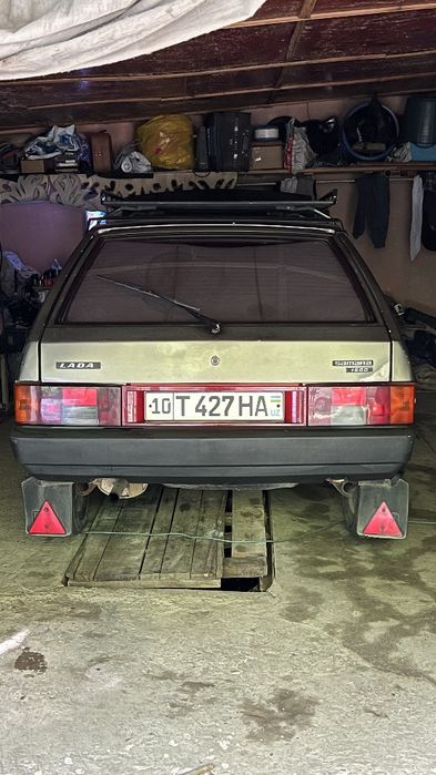Автомашина 21083