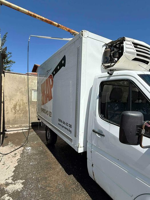 Работещ Хладилен фургон