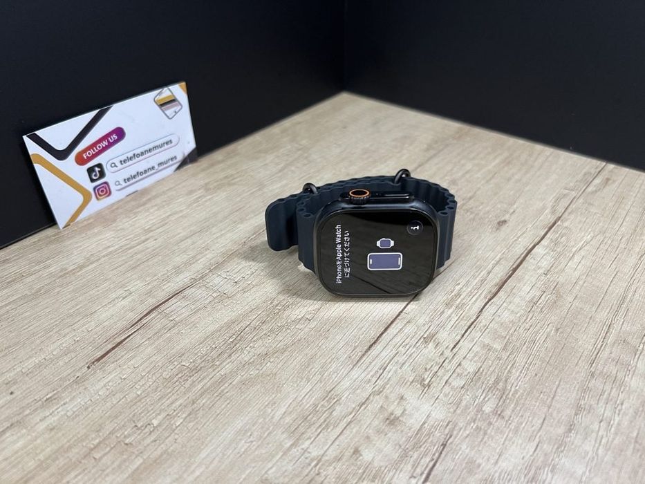 Apple Watch Ultra 3 49mm Black Titanium Black Ocean Band Second-Hand 2