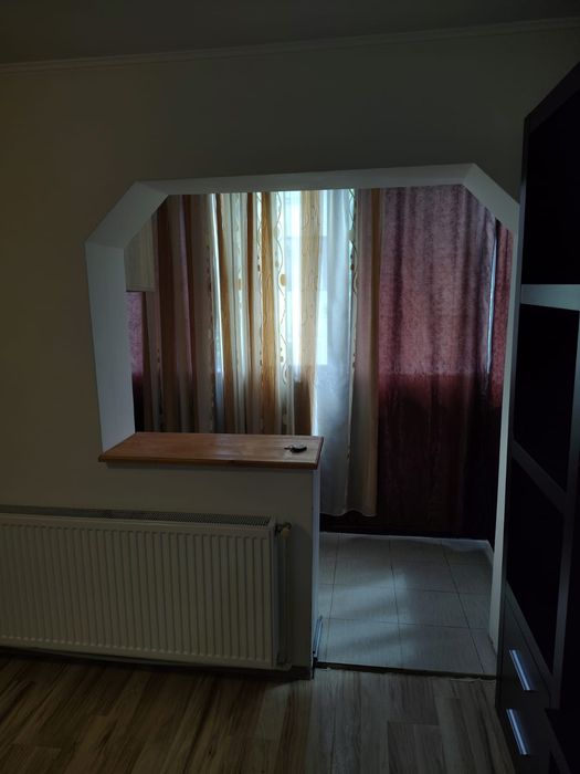 Închiriez garsoniera