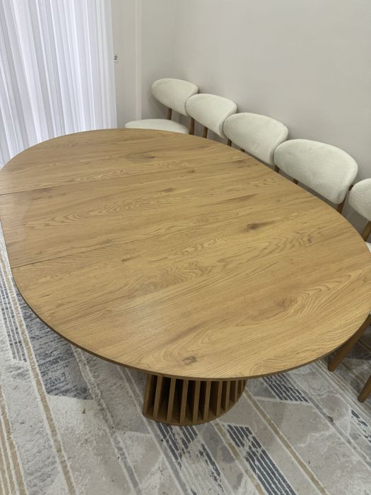 Продам стол со стульями за 200 000, цена договорная