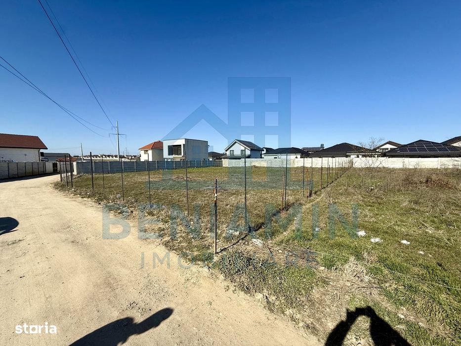 Teren intravilan - 600mp - posibilitate exindere - Selgros